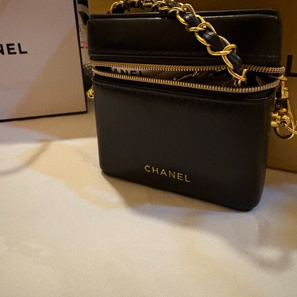 Authentic Chanel Mini Bag with Mirror - - Picture 2 of 12